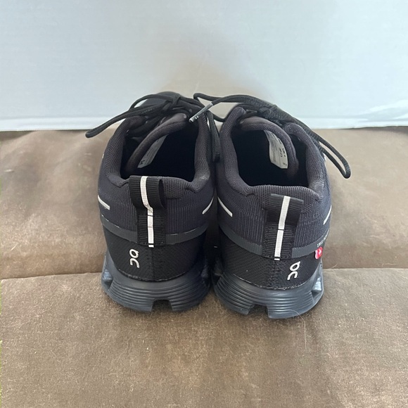 On Cloud Swiss Engineered Black running Sneakers Women’s size 6 - Picture 4 of 14